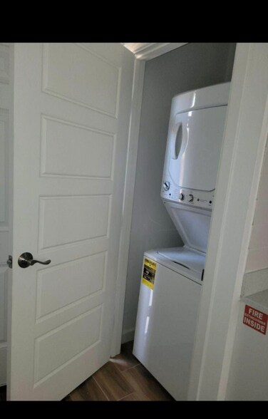 Building Photo - 5310 Vision St