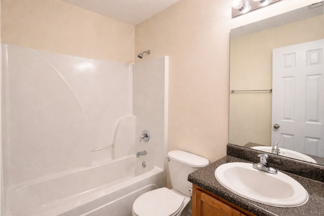 Building Photo - 14 Miller Park Cir