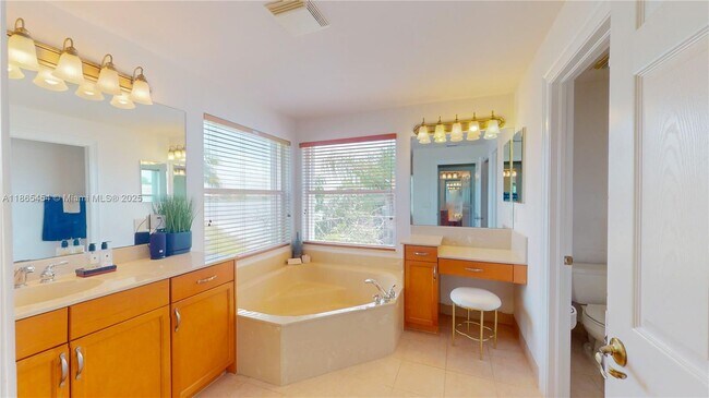 Building Photo - 5092 SW 173rd Ave