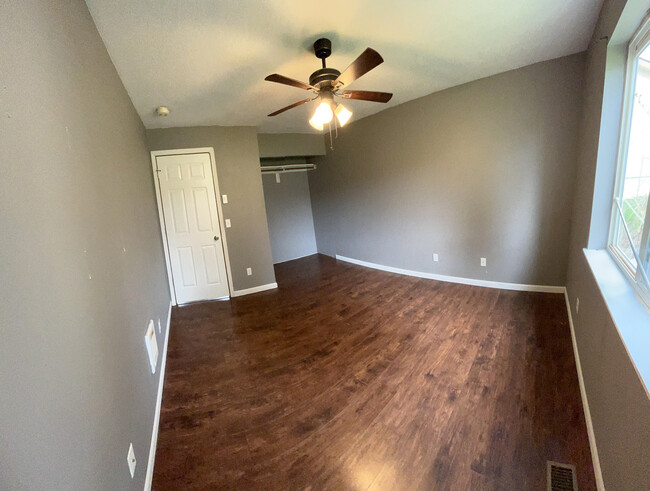 Building Photo - 6690 Basswood Dr
