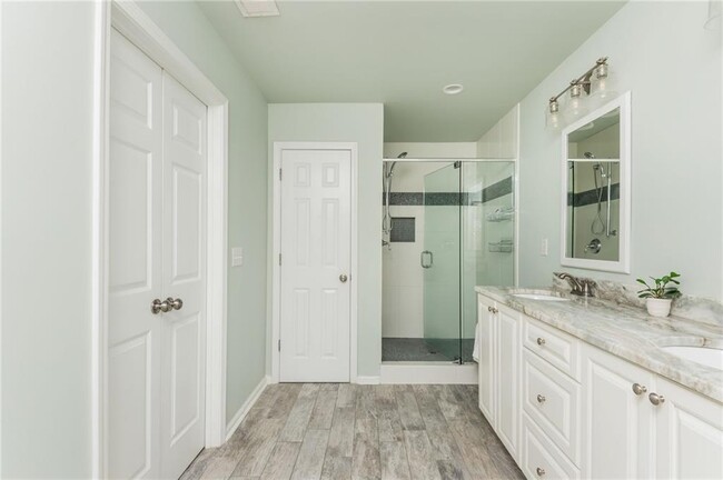 Building Photo - 4735 Longcourt Dr