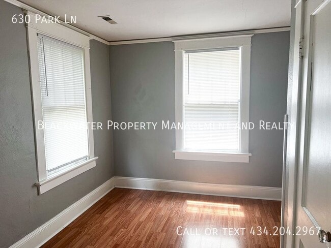 Building Photo - 630 Park Ln