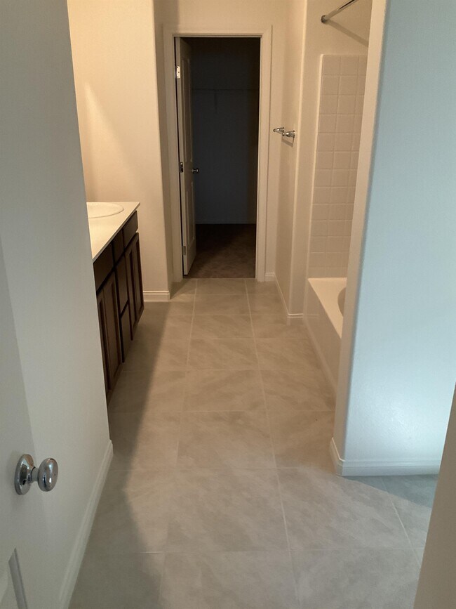 Building Photo - 8957 Lucky Crest St