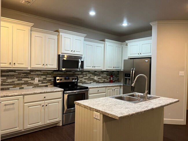 Building Photo - 9803 Avenue V