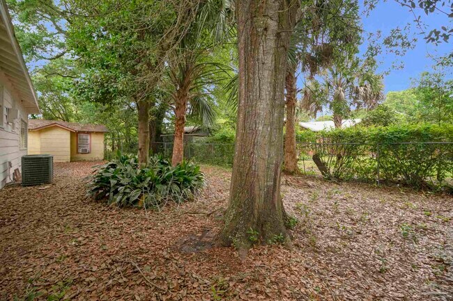 Building Photo - 1322 Wisteria Ave