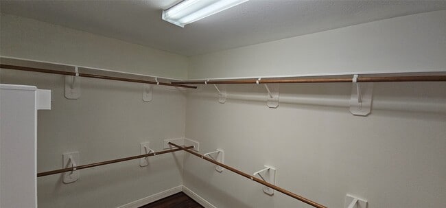 Building Photo - 6926 Sable River Dr