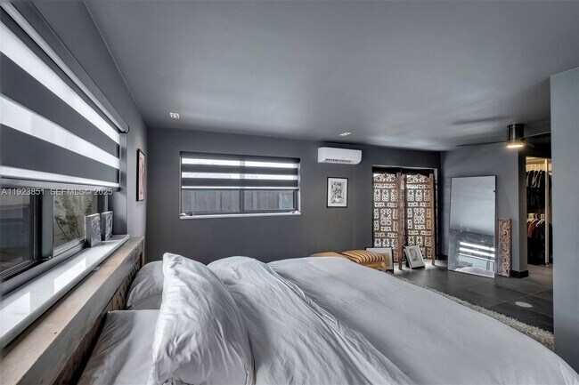 Building Photo - 530 NW 39th St