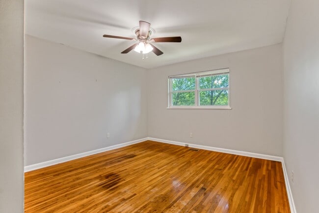 Building Photo - Adorable Midtown Duplex