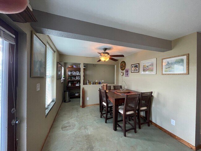 Building Photo - NEW ON MARKET // ALL BILLS PAID !