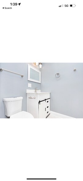 Building Photo - 6935 S Michigan Ave