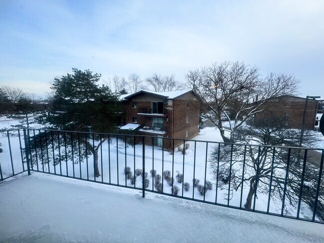 Building Photo - 2529 Spring St