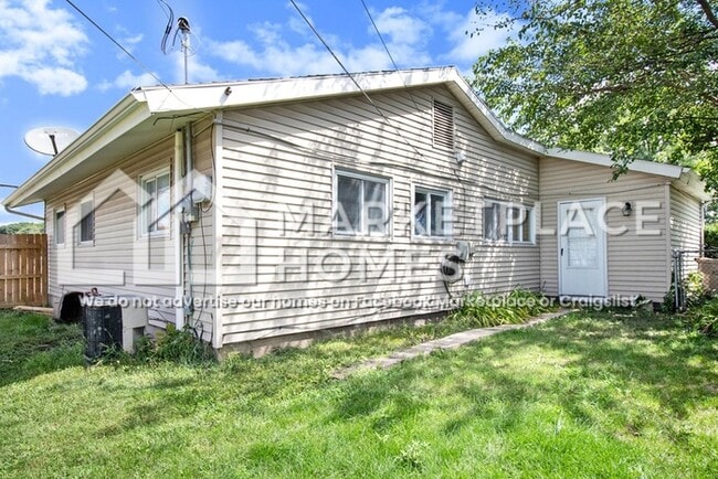 Building Photo - 1349 Ebeling Dr