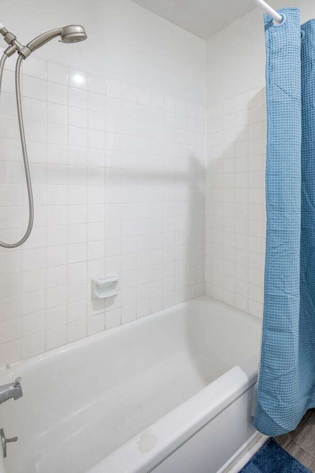 Building Photo - Charming Furnished Condo in Taku/Campbell - Everything You Need in One Place!