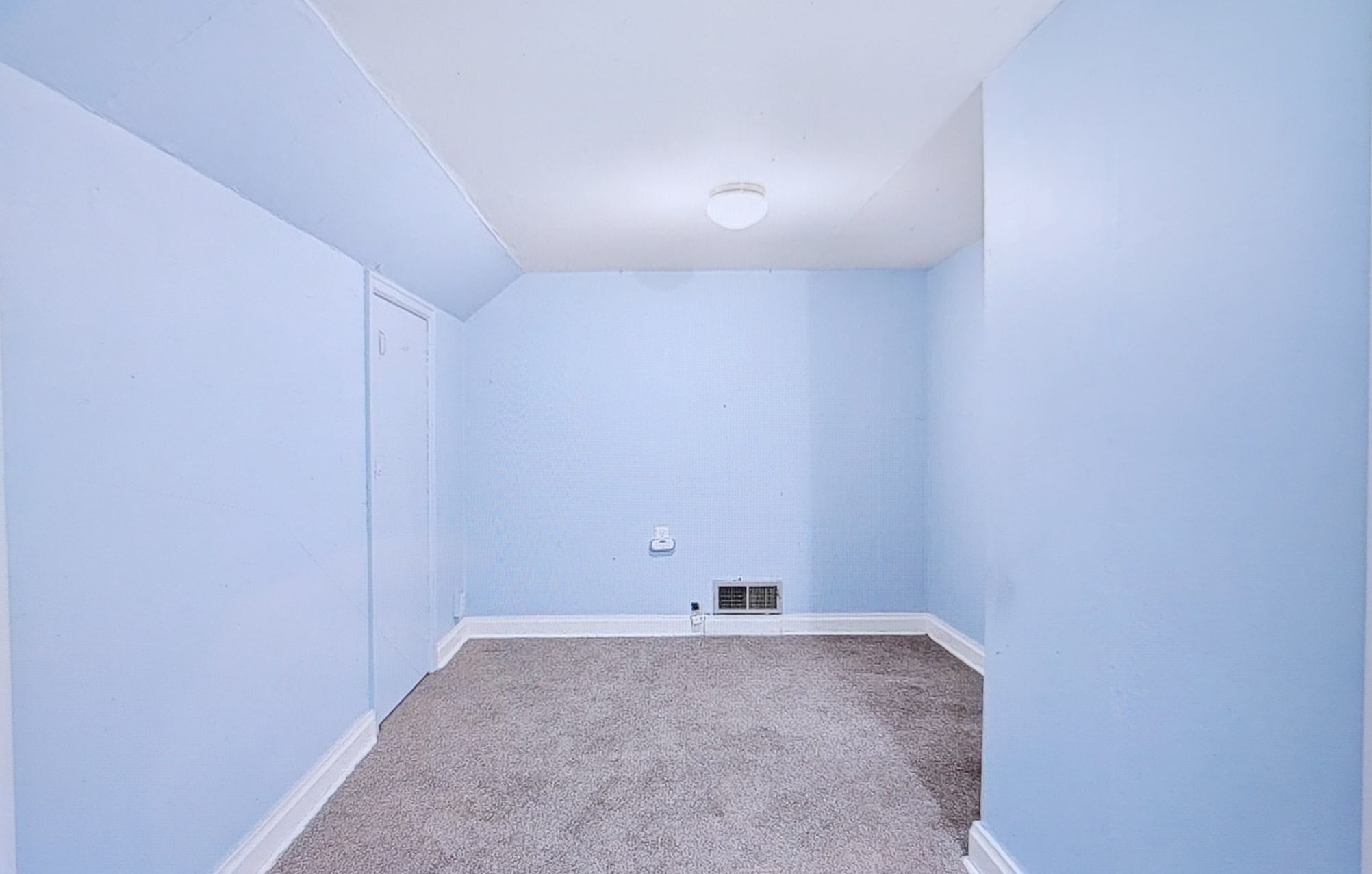 Building Photo - 326 N 3rd St