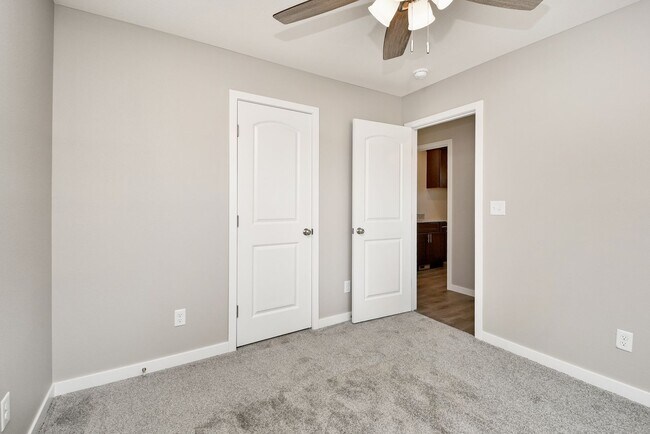 Building Photo - Great spacious home in Willard