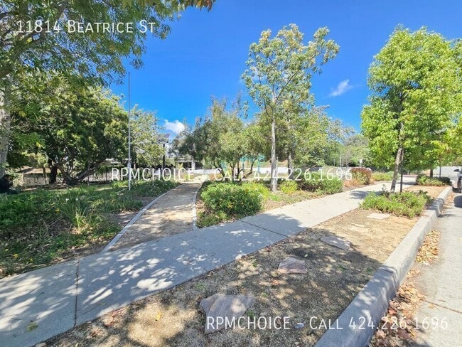 Building Photo - 11814 Beatrice St