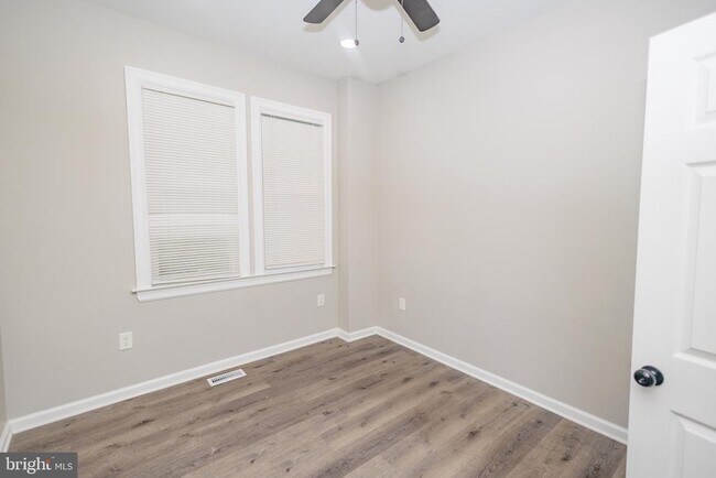 Building Photo - 140 Delsea Dr S