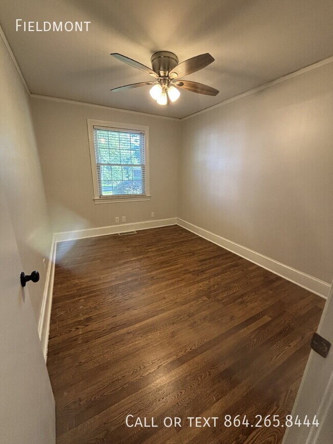 Building Photo - 104 Crescent Ridge Dr