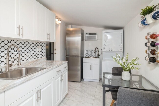 Building Photo - 1880 SW 15th St