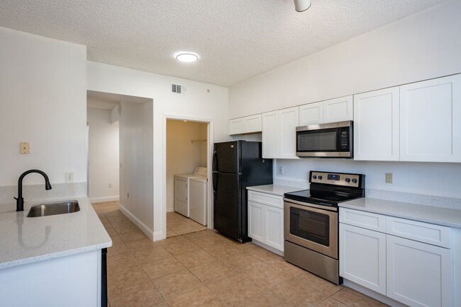Building Photo - 10873 Windsor Walk Dr