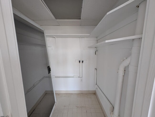 Building Photo - 3817 Ventnor Ave