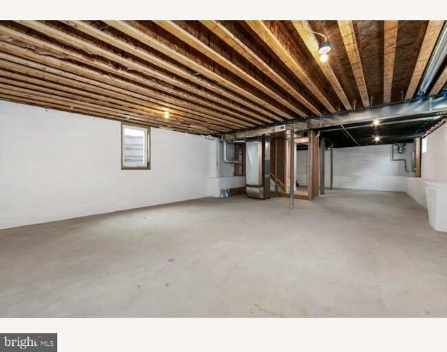 Building Photo - 1833 W High St
