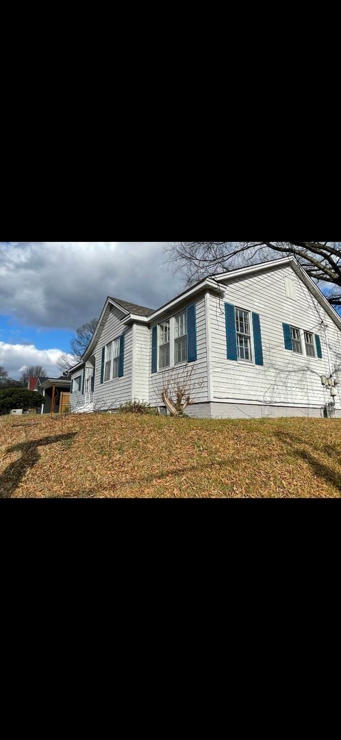 Building Photo - NEW LISITING