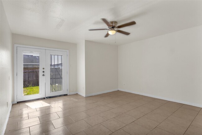 Building Photo - 6913 Chasewood Dr