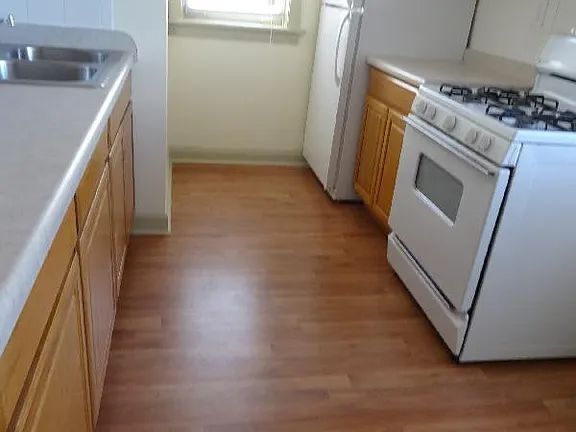 Building Photo - 121 Elmwood Ave