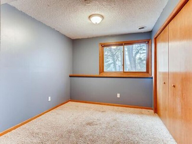 Building Photo - Must See Single Family Home!  Fenced in Ya...