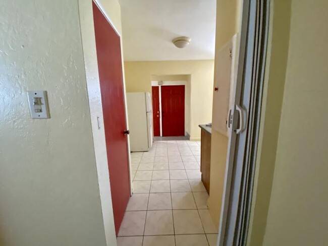 Building Photo - 2 bedroom in San Leandro CA 94578