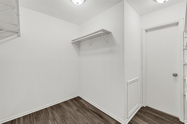 Building Photo - 8402 Bird Meadow Ln