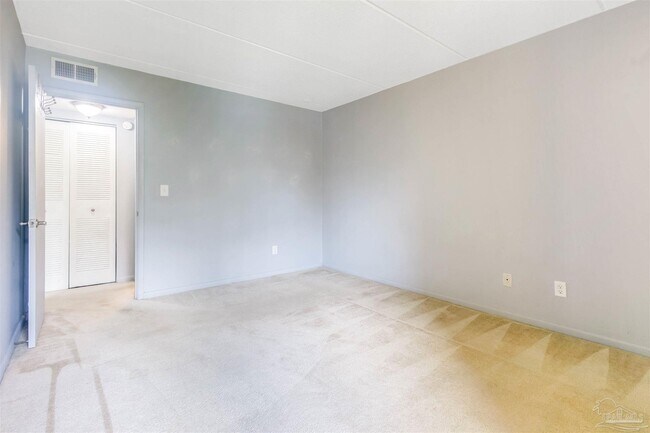 Building Photo - 209 W Miracle Strip Pkwy