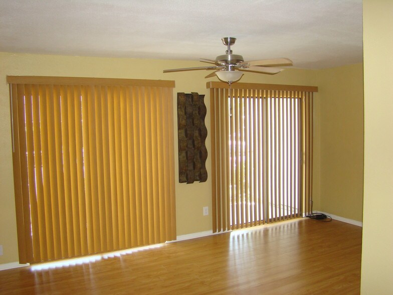 Primary Photo - 2820 S Bartell Dr