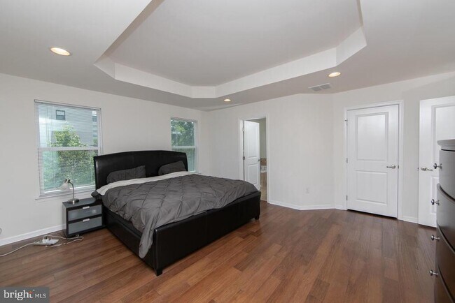 Building Photo - 28 Regency Ct