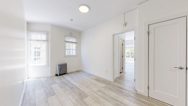 Building Photo - 938 Hayes St