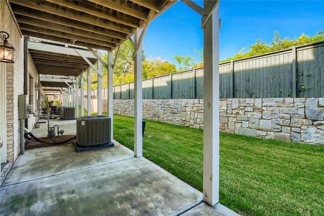 Building Photo - 2625 Sarah Carlin Ct