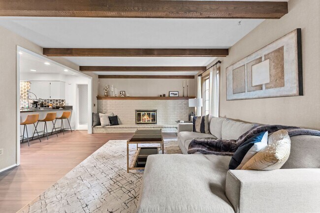 Building Photo - Fully Furnished Luxury Estate in Boise's Lower Highlands