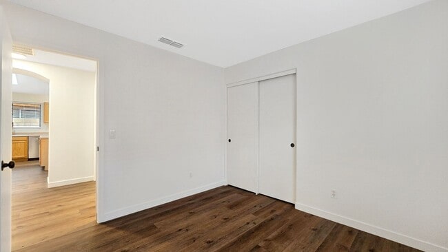 Building Photo - Location! Location! Location! 83rd & Thunderbird