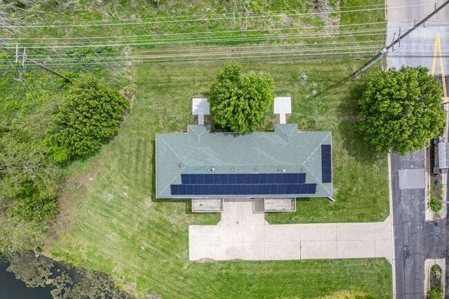 Building Photo - GEORGETOWN Duplex - SW Columbia – 3 Bed, 3...