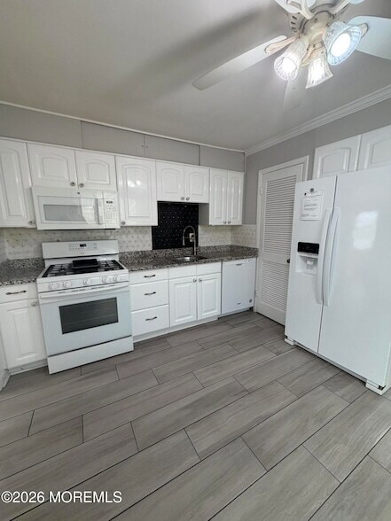 Building Photo - 3104 Sunset Ave