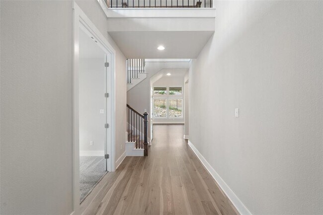 Building Photo - 336 Saturnia Dr