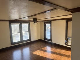 Building Photo - 419 N Grand Ave