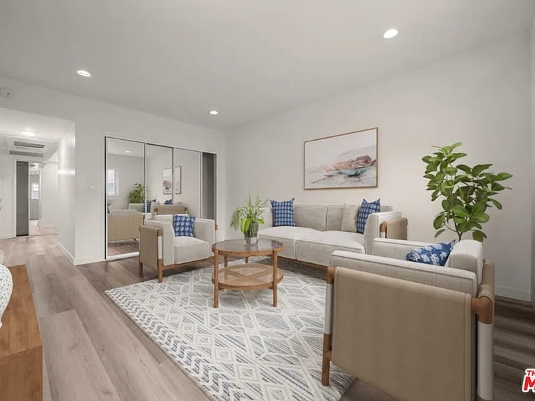 Building Photo - 423 S Rexford Dr