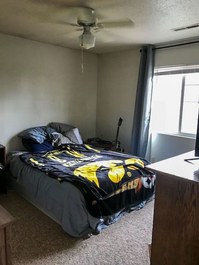 Building Photo - $2500 | 5 Bedroom, 2 Bathroom Apartment | ...