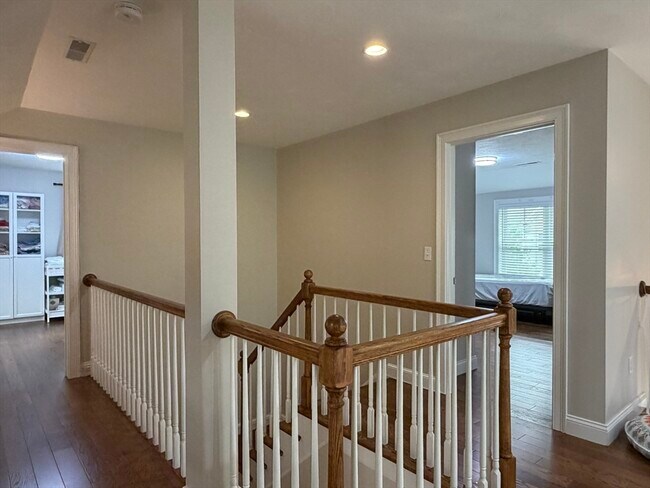 Building Photo - 30 Boardwalk Dr