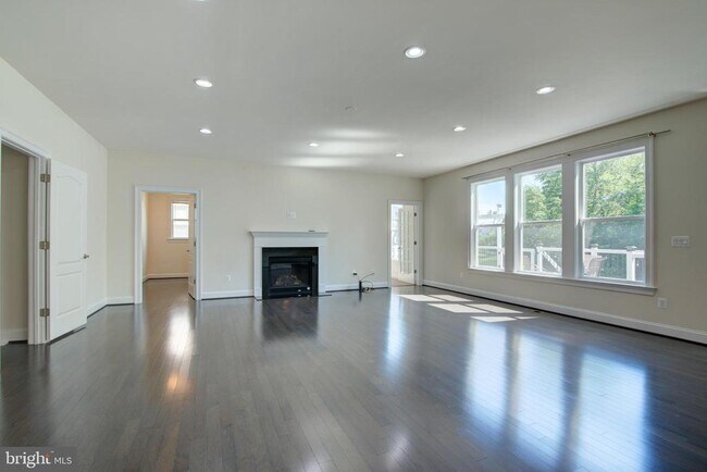 Building Photo - 23685 Kilkerran Dr