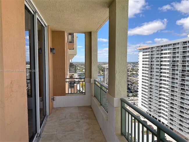 Building Photo - 2080 S Ocean Dr