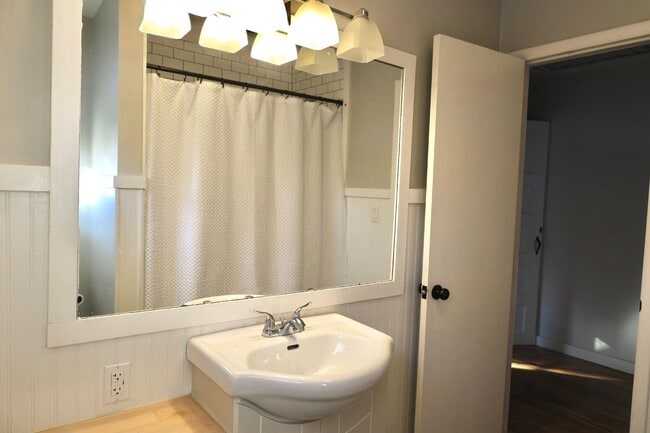 Building Photo - 3 Bed 3 Bath Ozark, MO