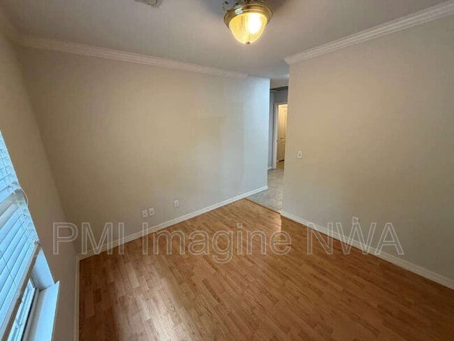 Building Photo - 111 E Rock St